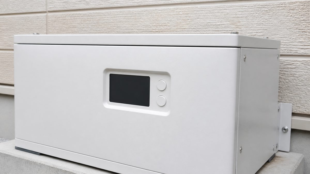 屋外に設置された家庭用蓄電池のクローズアップ
